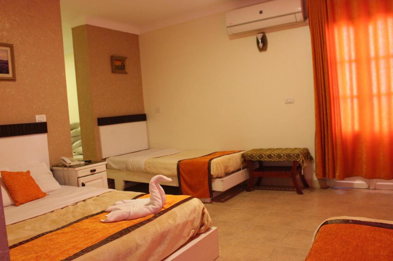 Osiris Hostal